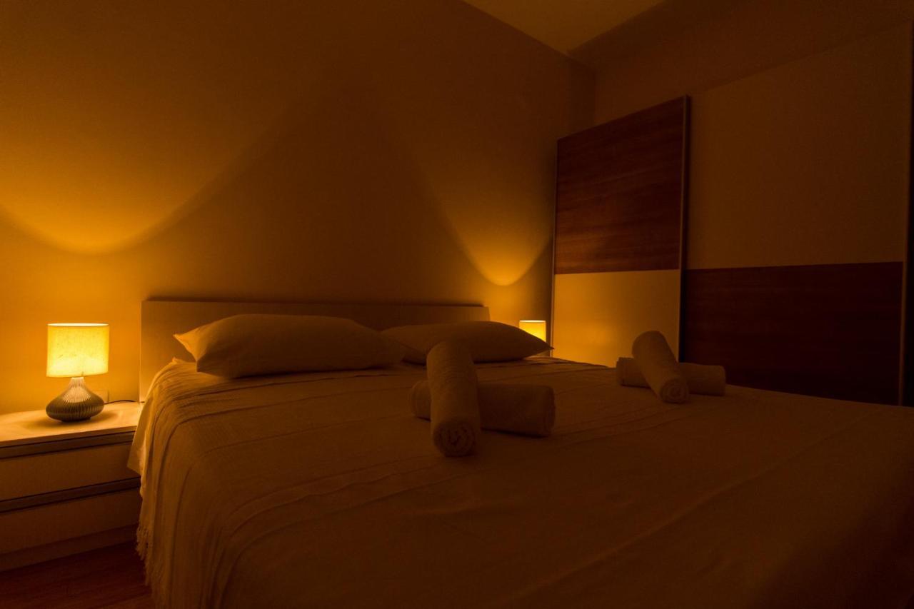 Villa Relax - Beautiful Apartment With Heated Saltwater Pool & Jacuzzi Kaštela Buitenkant foto